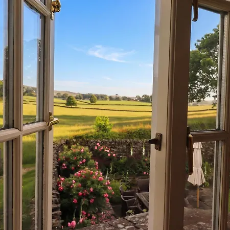 The Garden Lawkland * Austwick